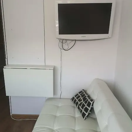 Ruska Street - Studio Apartment *